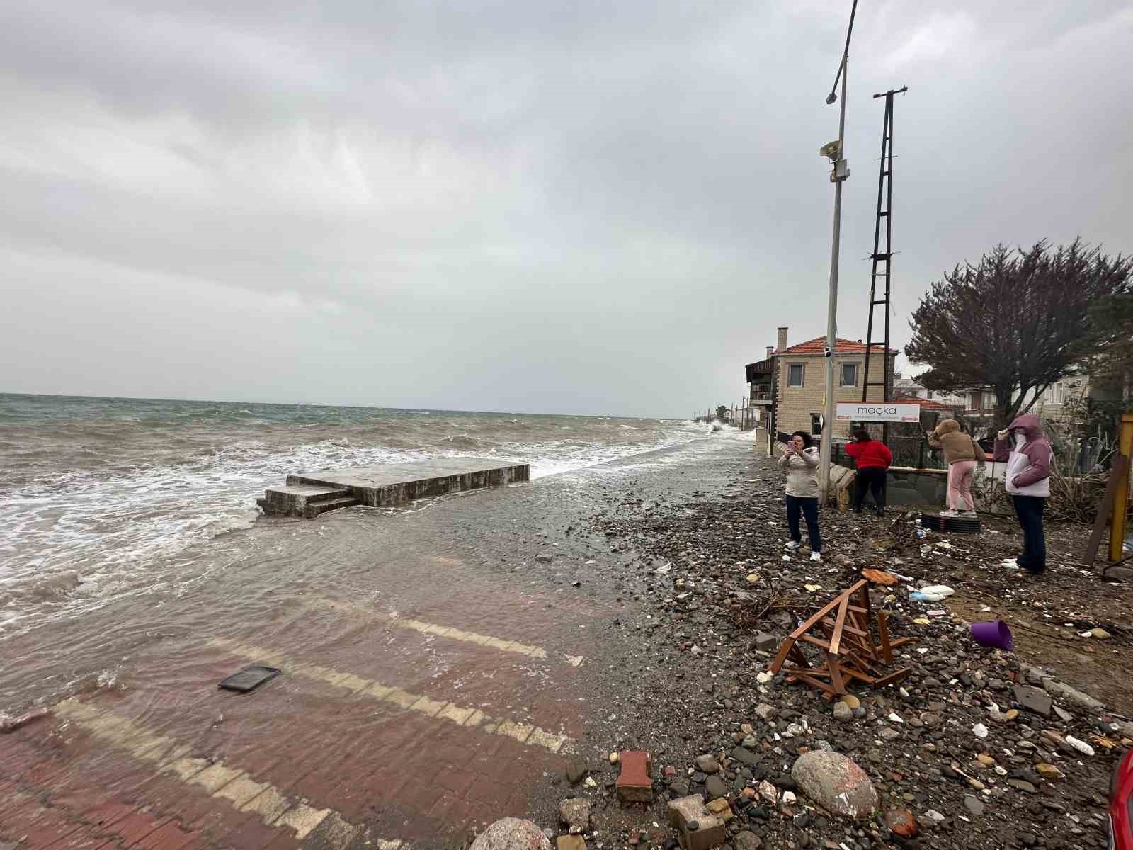 ayvacikta kara ile deniz birlesti 4 qWKL2l6L