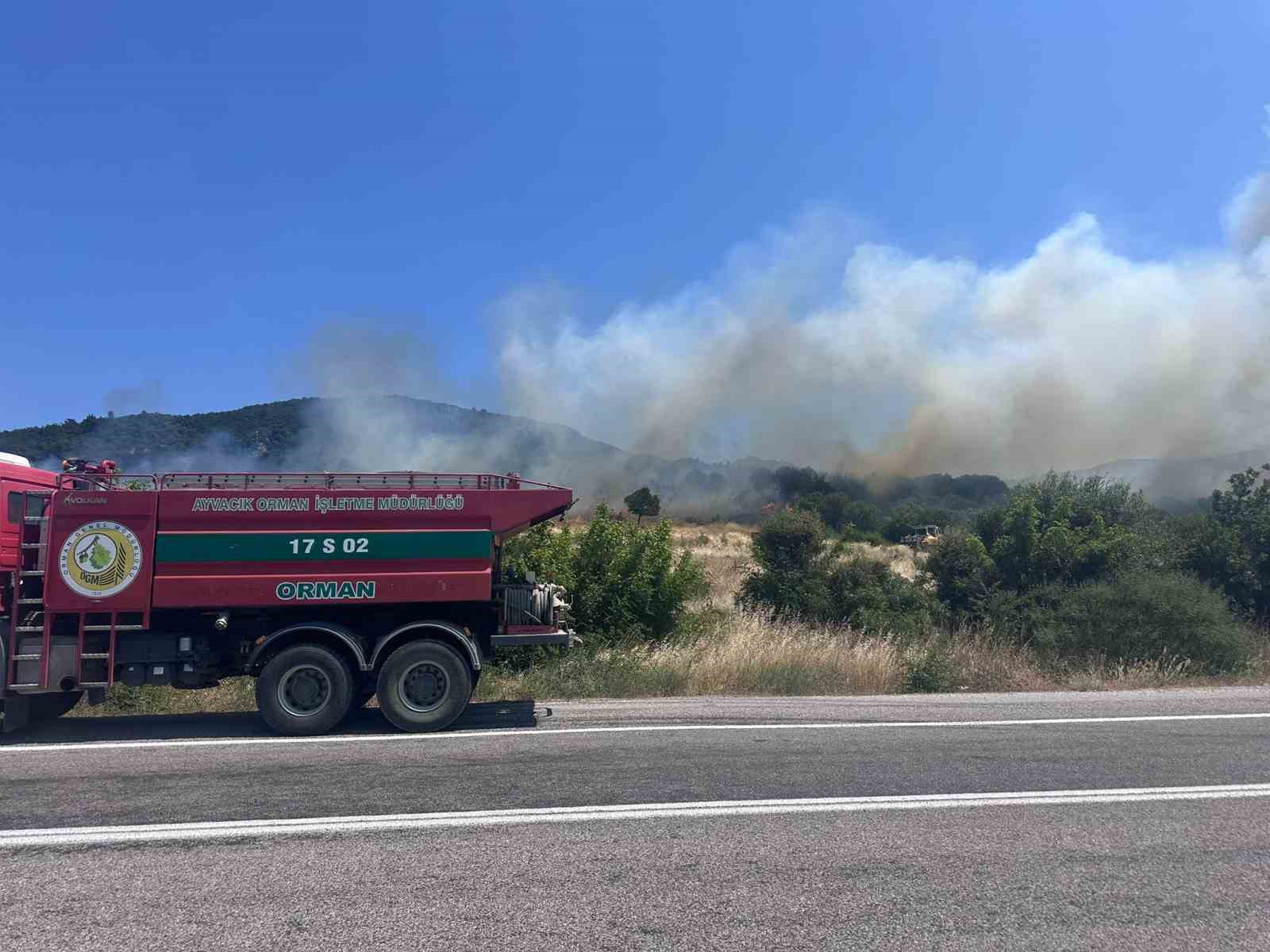 Ayvacık’ta orman yangını 4 ayvacikta orman yangini 0 76RyBJdE