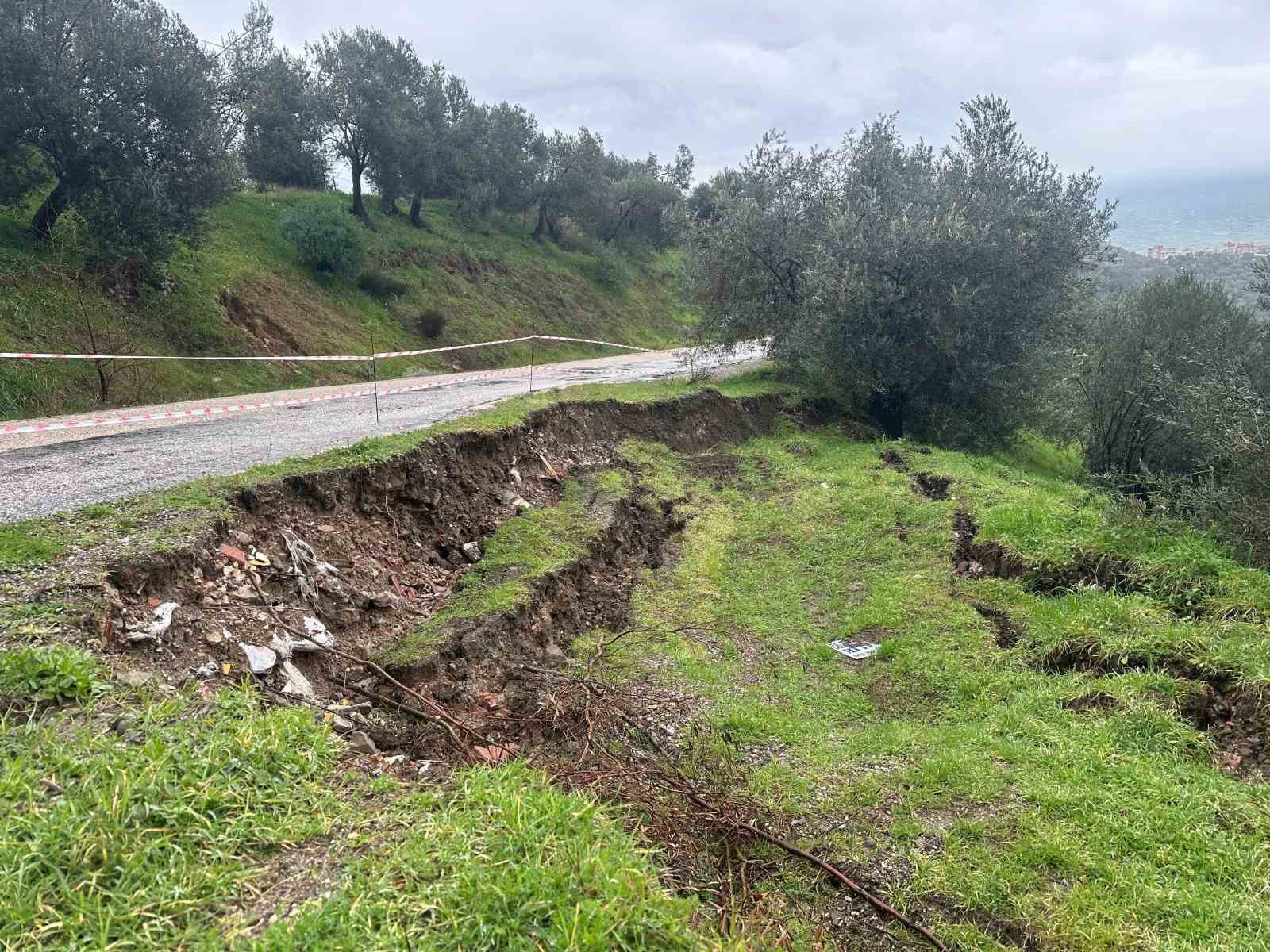 ayvacikta saganak yagis etkili oldu 2 eMpHblHD