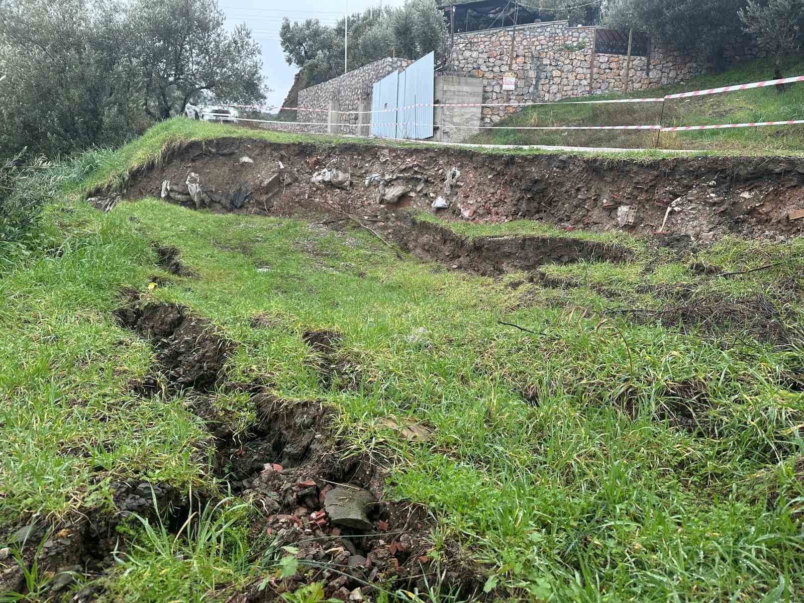 ayvacikta saganak yagis etkili oldu 6 YBFsQUXw