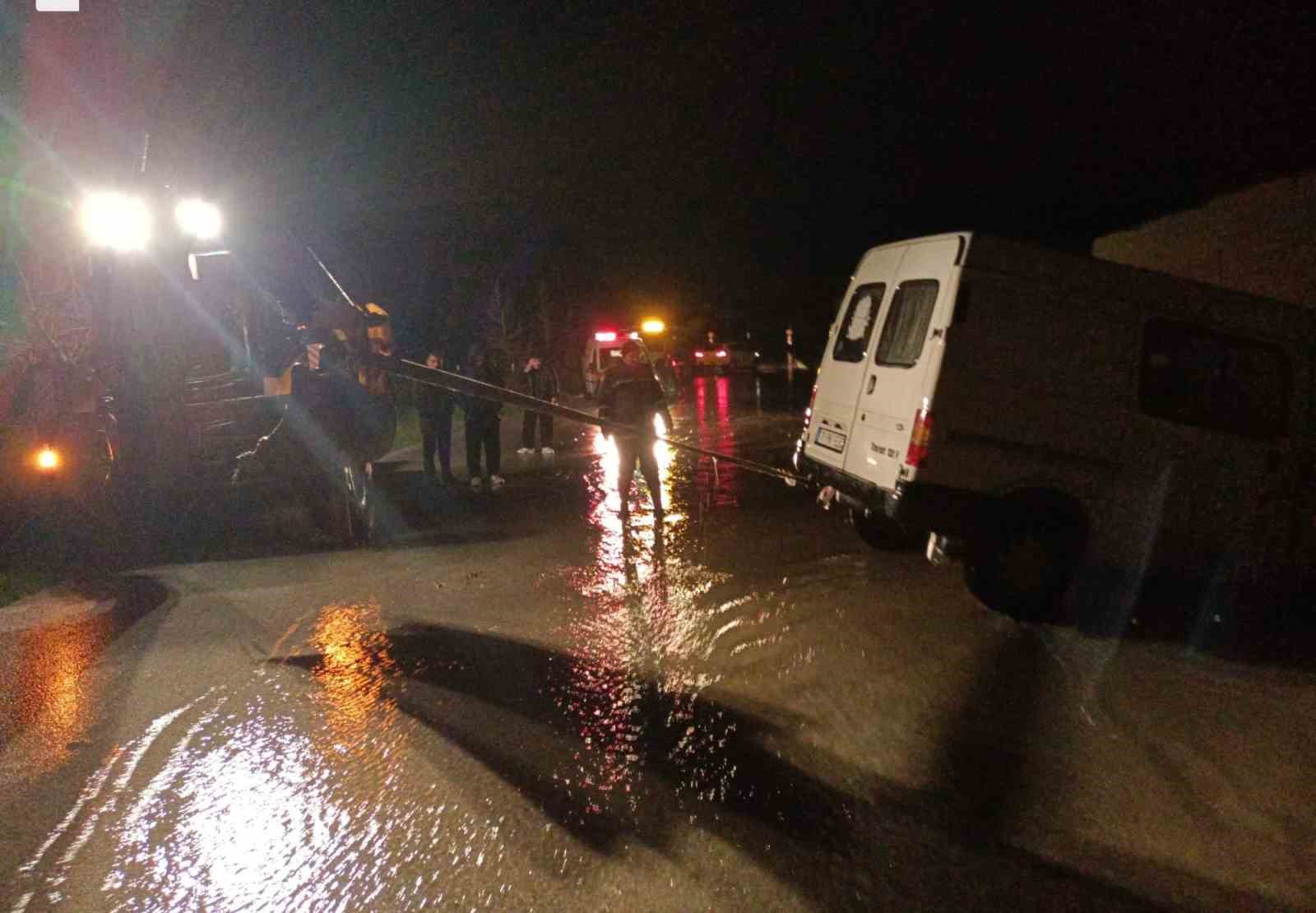 ayvacikta siddetli yagis etkili oldu 7 PyGm2FAg