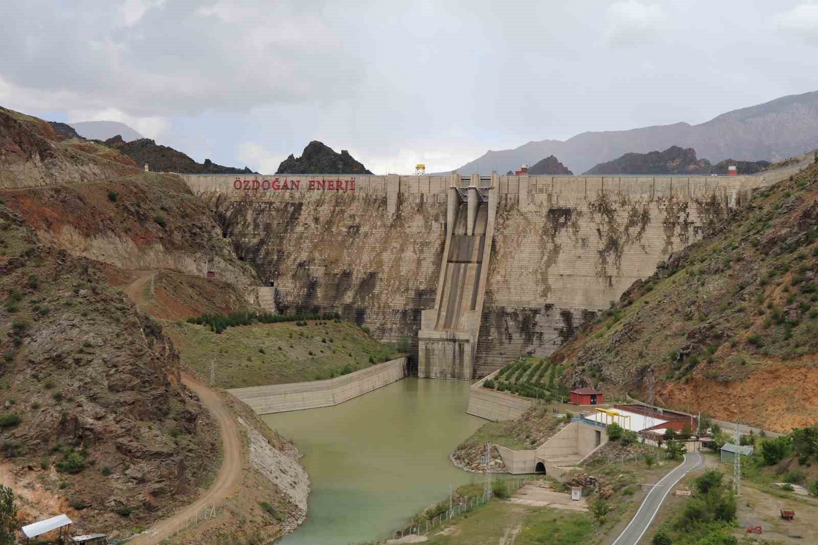 ayvali barajinda yuzde yuz doluluk kapaklar acilabilir 0
