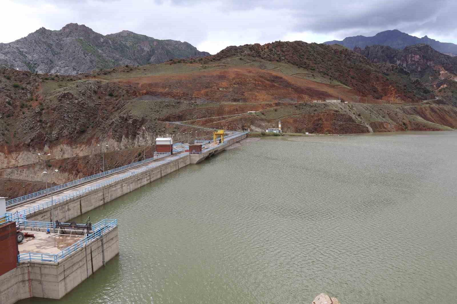 ayvali barajinda yuzde yuz doluluk kapaklar acilabilir 2