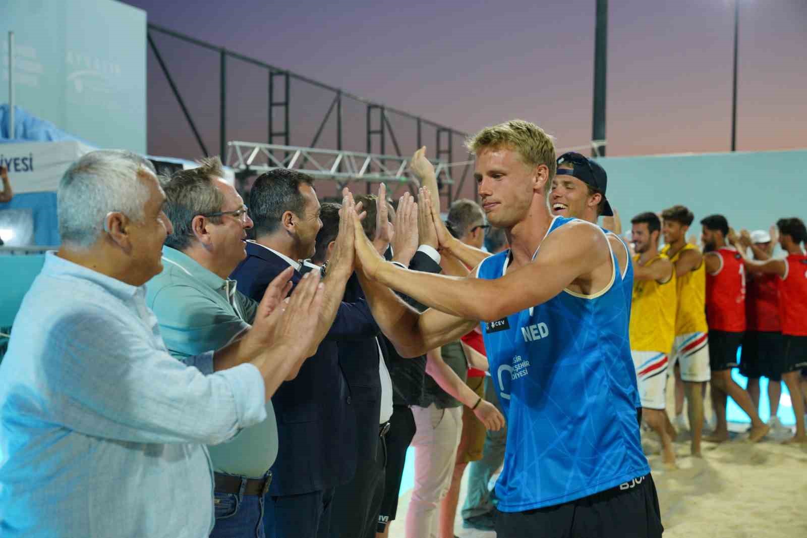 ayvalik dunya plaj voleybolu heyecanina ev sahipligi yapti 3