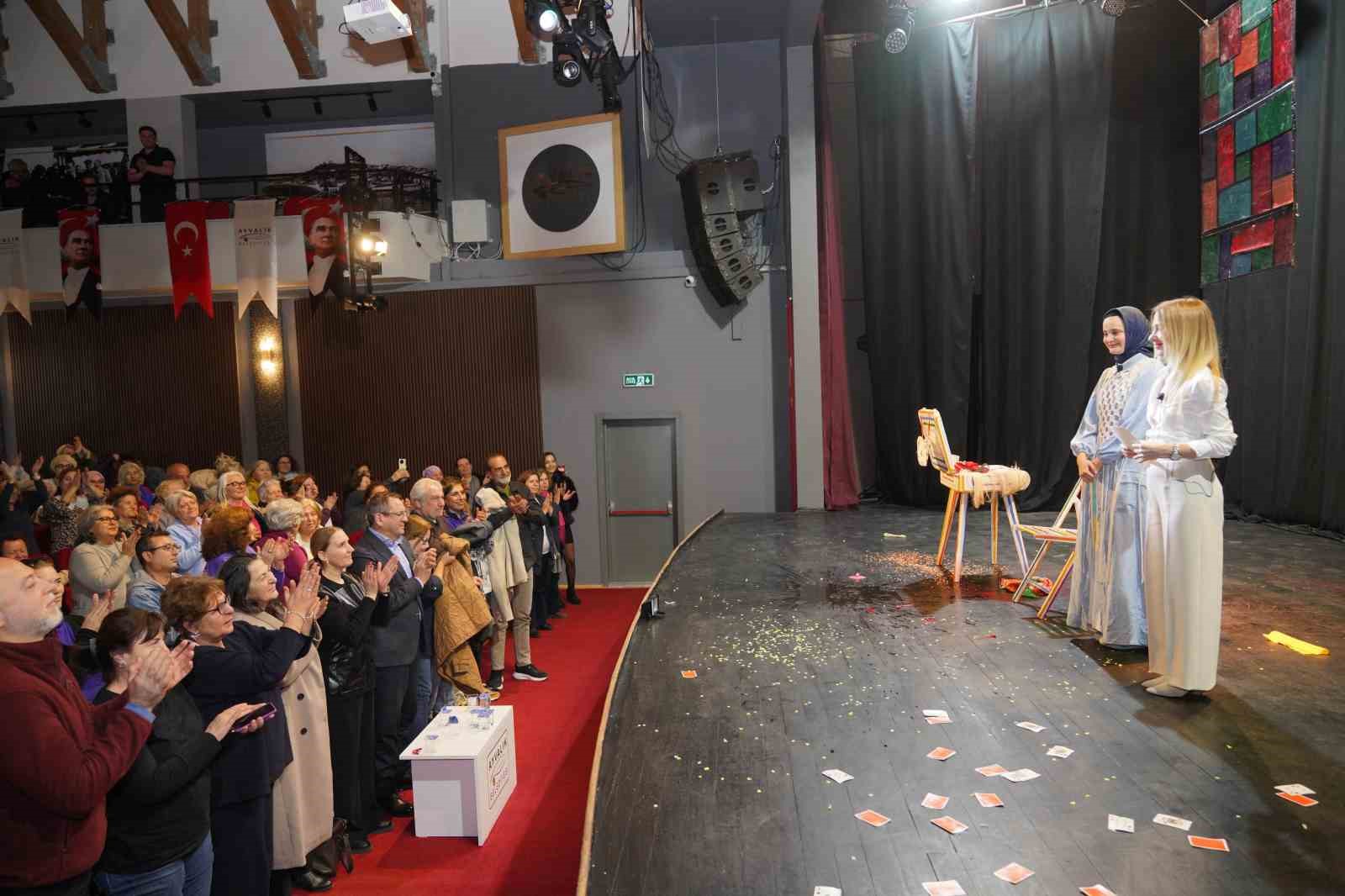 Ayvalık Kadın Oyunları Festivali altıncı kez perdelerini açtı 6 ayvalik kadin oyunlari festivali altinci kez perdelerini acti 2 hChZnYVE