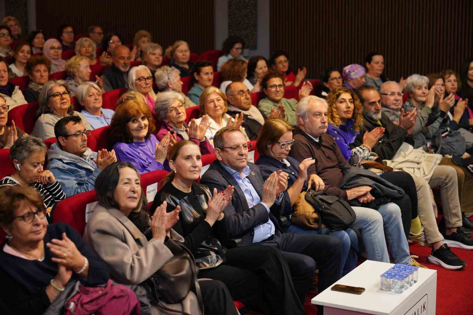 Ayvalık Kadın Oyunları Festivali altıncı kez perdelerini açtı 8 ayvalik kadin oyunlari festivali altinci kez perdelerini acti 4 PqGTsvuB