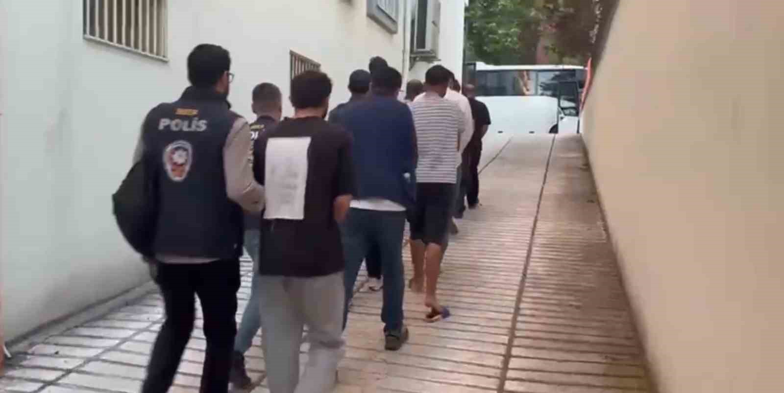 ayvalik merkezli 11 ilde dev nitelikli dolandiricilik operasyonu 3