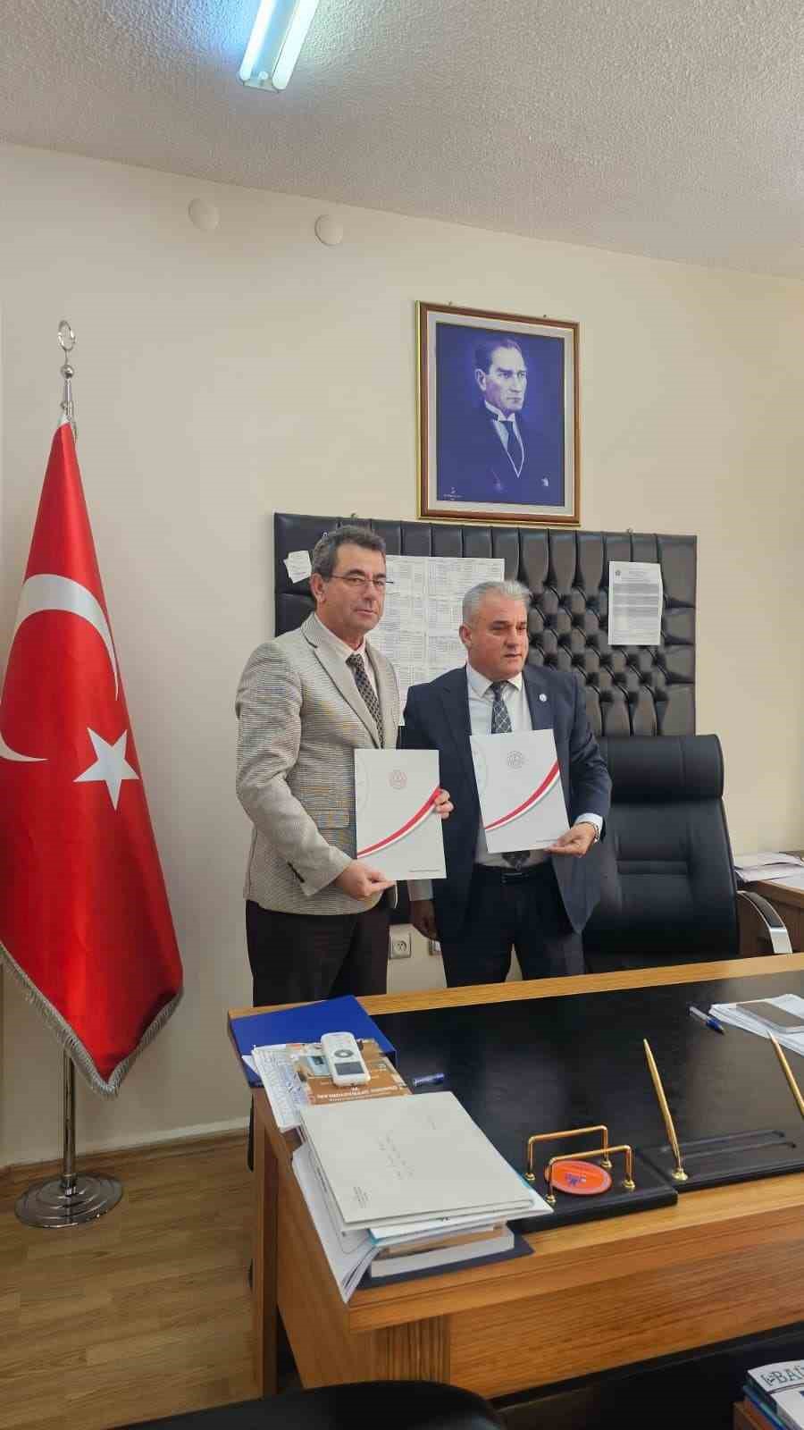 ayvalik meslek yuksekokulu ile ayal arasinda is birligi protokolu 1