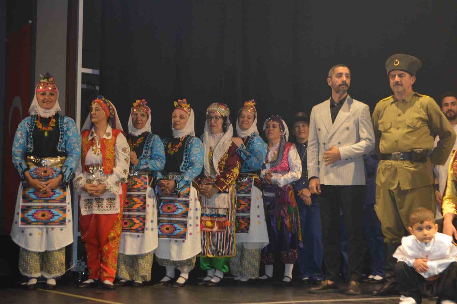 ayvalikta canakkale destani halk danslariyla yasatildi 0 397Fe8Hl