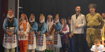 ayvalikta-canakkale-destani-halk-danslariyla-yasatildi-7JZpJ7Je.jpg