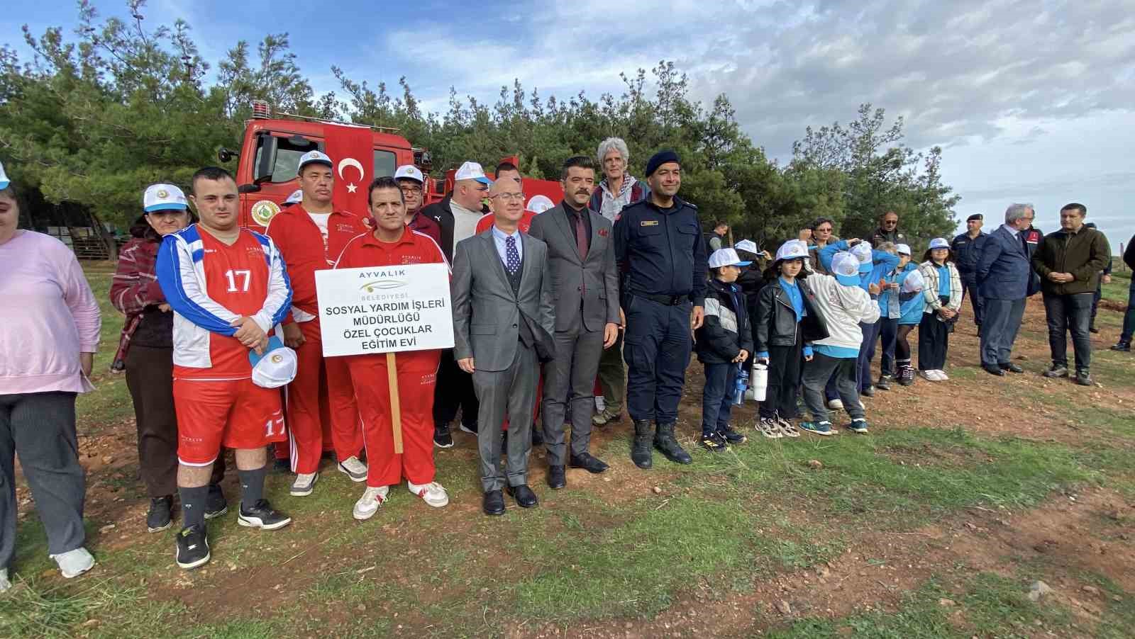 ayvalikta ertelenen fidan dikim etkinligine ilgi yogun oldu 5 4qKCjDMT