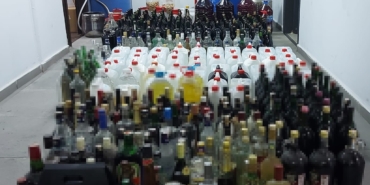 ayvalikta-kacak-icki-ve-uyusturucudan-2-tutuklama-RefOw3KT.jpg