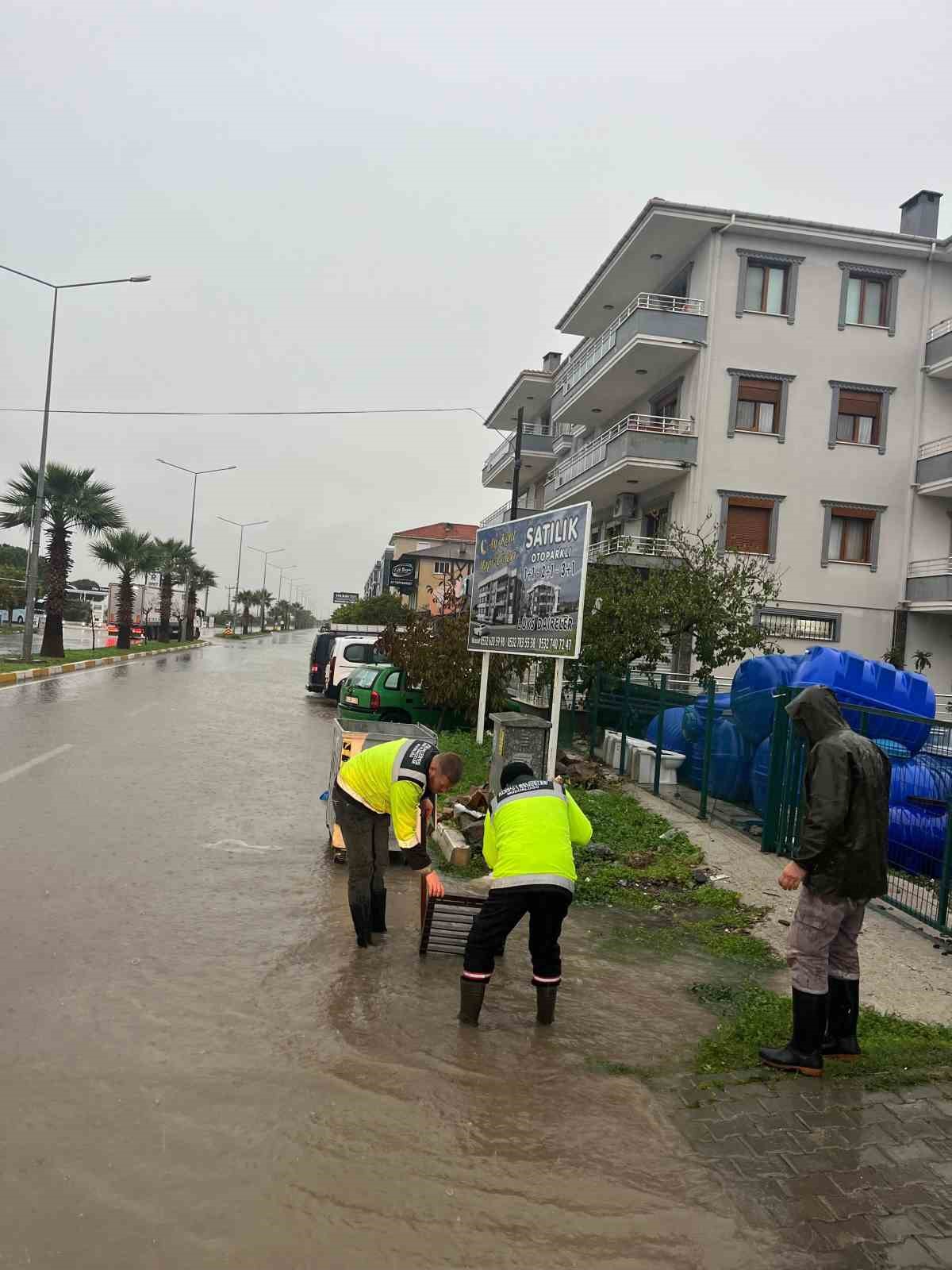 ayvalikta metrekareye 1053 kilogram dusen yagis hayati felc etti 18 qgUUSvcQ