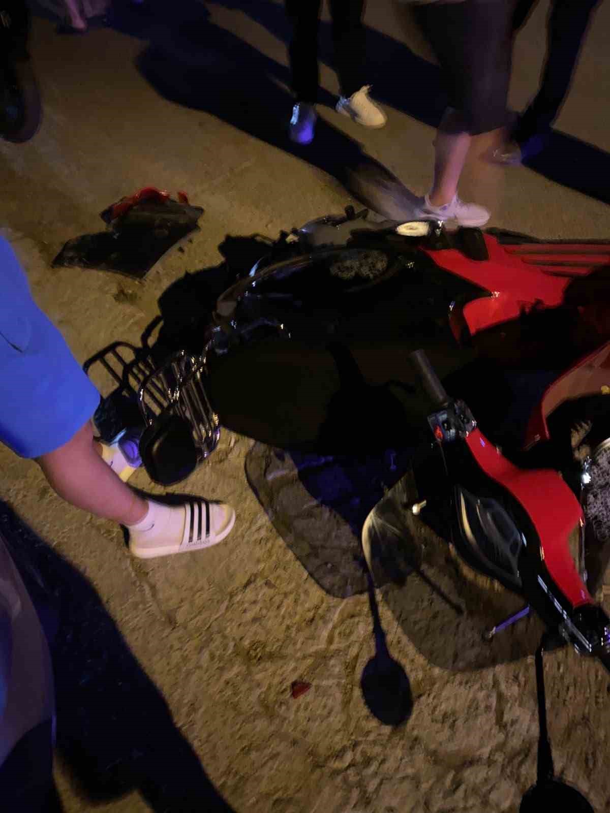 ayvalikta motosiklet ile otomobil carpisti 1 agir yarali 1 6pYwdEbc