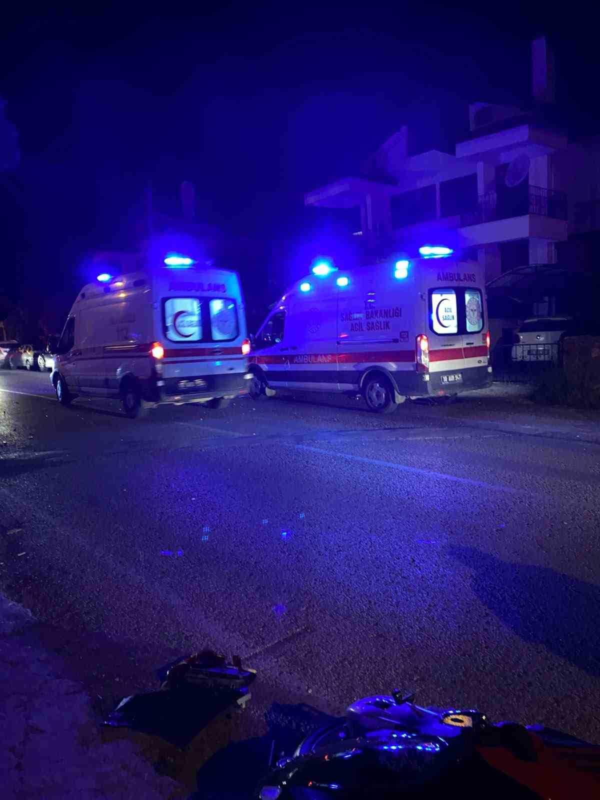 ayvalikta motosiklet ile otomobil carpisti 1 agir yarali 3 isnMmEyi