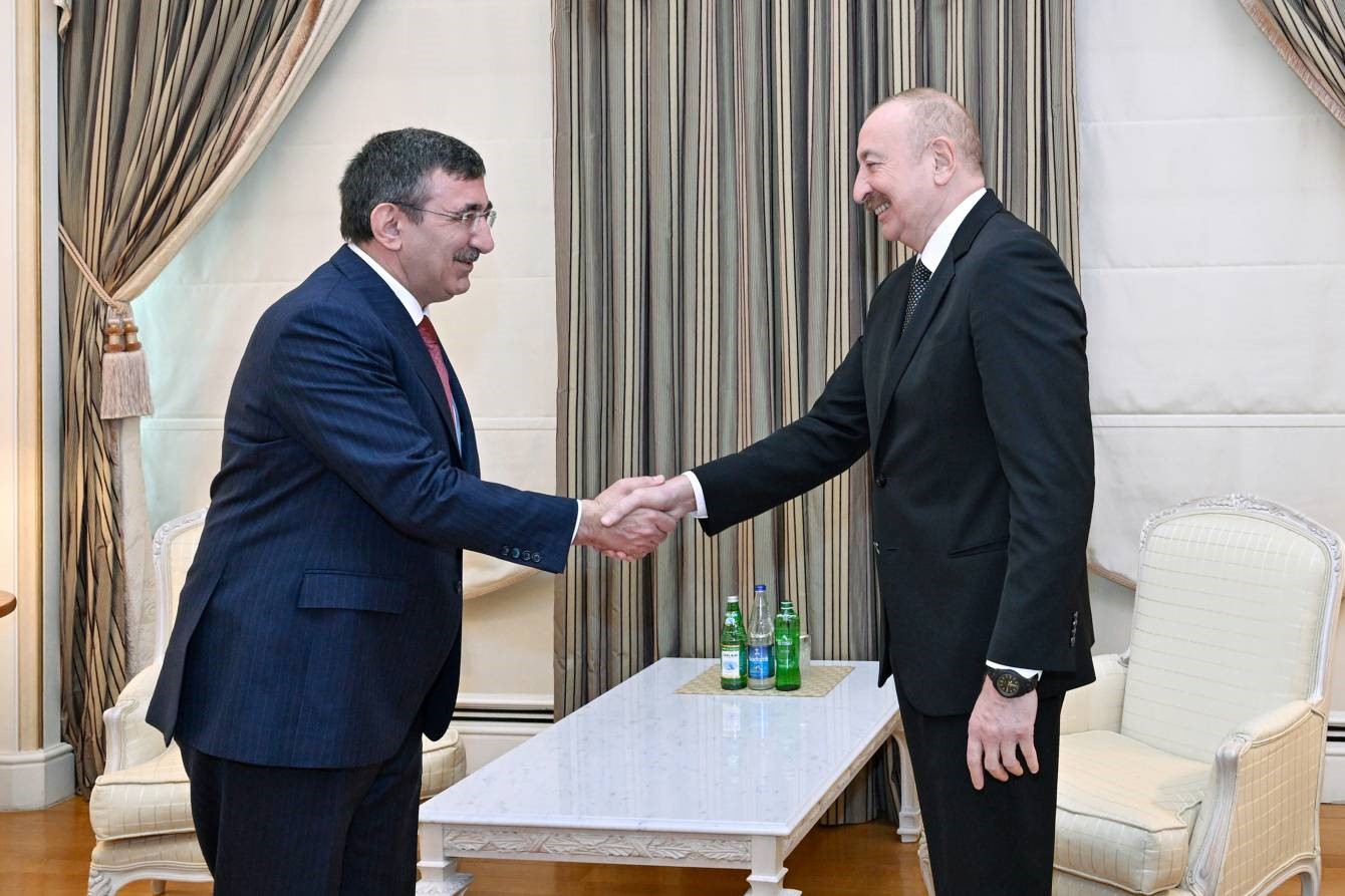 Azerbaycan Cumhurbaşkanı Aliyev, Cumhurbaşkanı Yardımcısı Yılmaz’ı kabul etti 6 azerbaycan cumhurbaskani aliyev cumhurbaskani yardimcisi yilmazi kabul etti 2 GznGkKwv