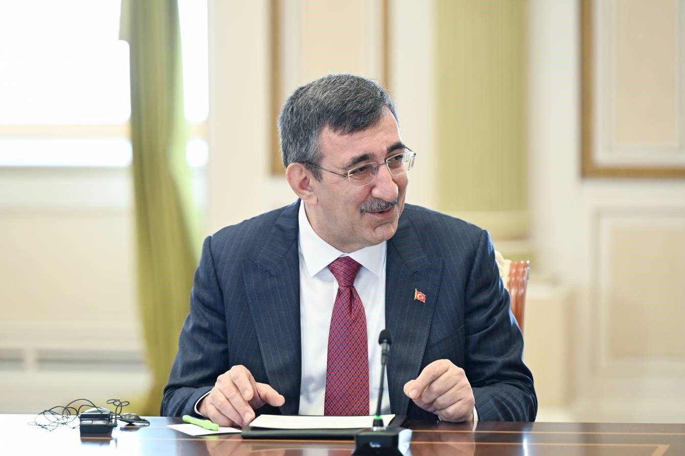 azerbaycan cumhurbaskani aliyev tdt hukumet baskanlari toplantisi katilimcilarini kabul etti 0 JeIXNDzf