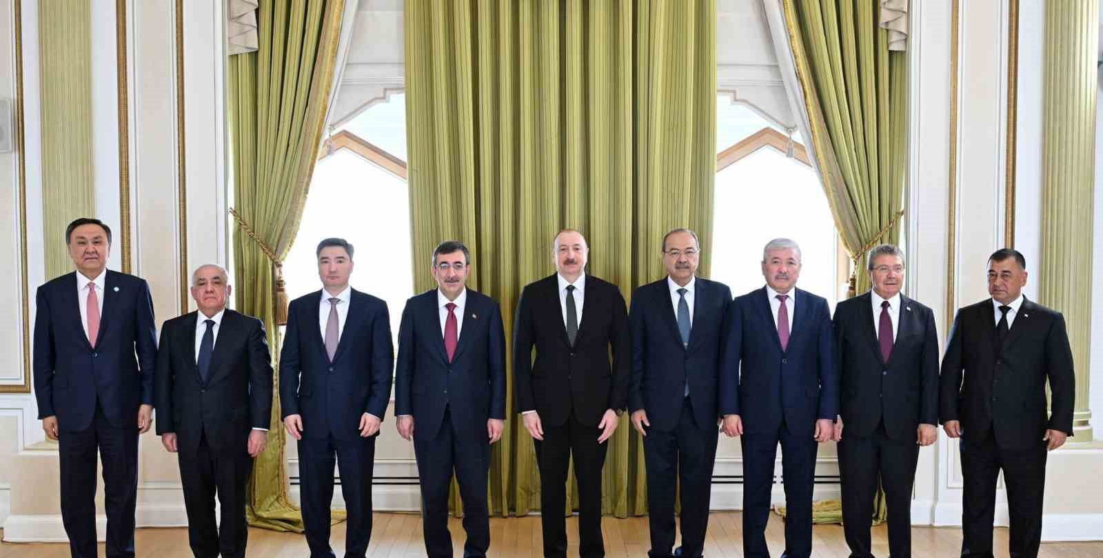azerbaycan cumhurbaskani aliyev tdt hukumet baskanlari toplantisi katilimcilarini kabul etti 4 rKKvtwUd