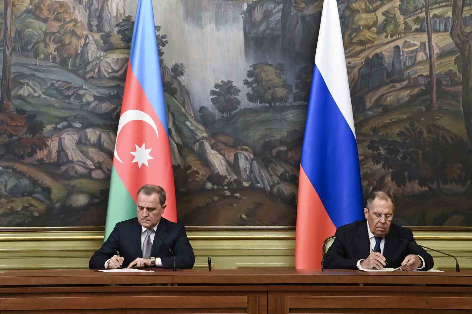 azerbaycan disisleri bakani bayramov ermenistan ile normallesme surecinde bugun fiilen barisin mevcut oldugunu guvenle aQqYXfGD