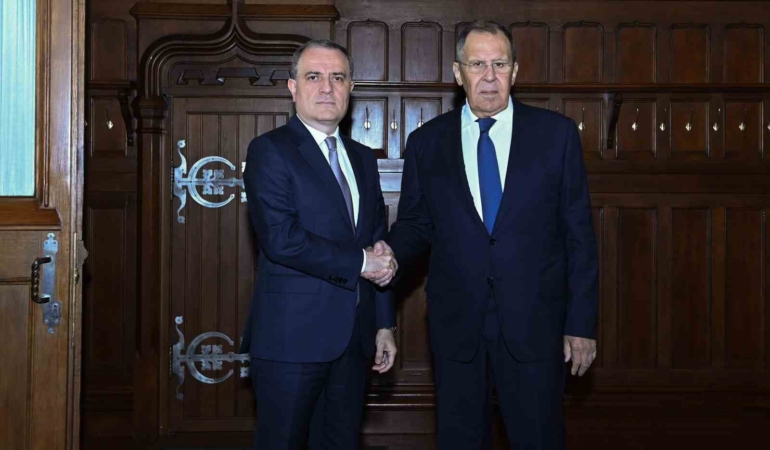 azerbaycan-disisleri-bakani-bayramov-ermenistan-ile-normallesme-surecinde-bugun-fiilen-barisin-mevcut-oldugunu-guvenle-kSsHzCL9.jpg