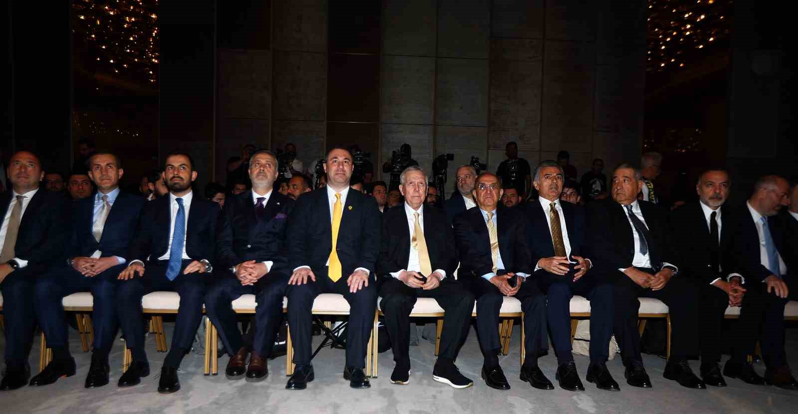 Aziz Yıldırım: "En büyük Fener sezonu başlamıştır" 4 aziz yildirim en buyuk fener sezonu baslamistir 0 I9DDC8HG