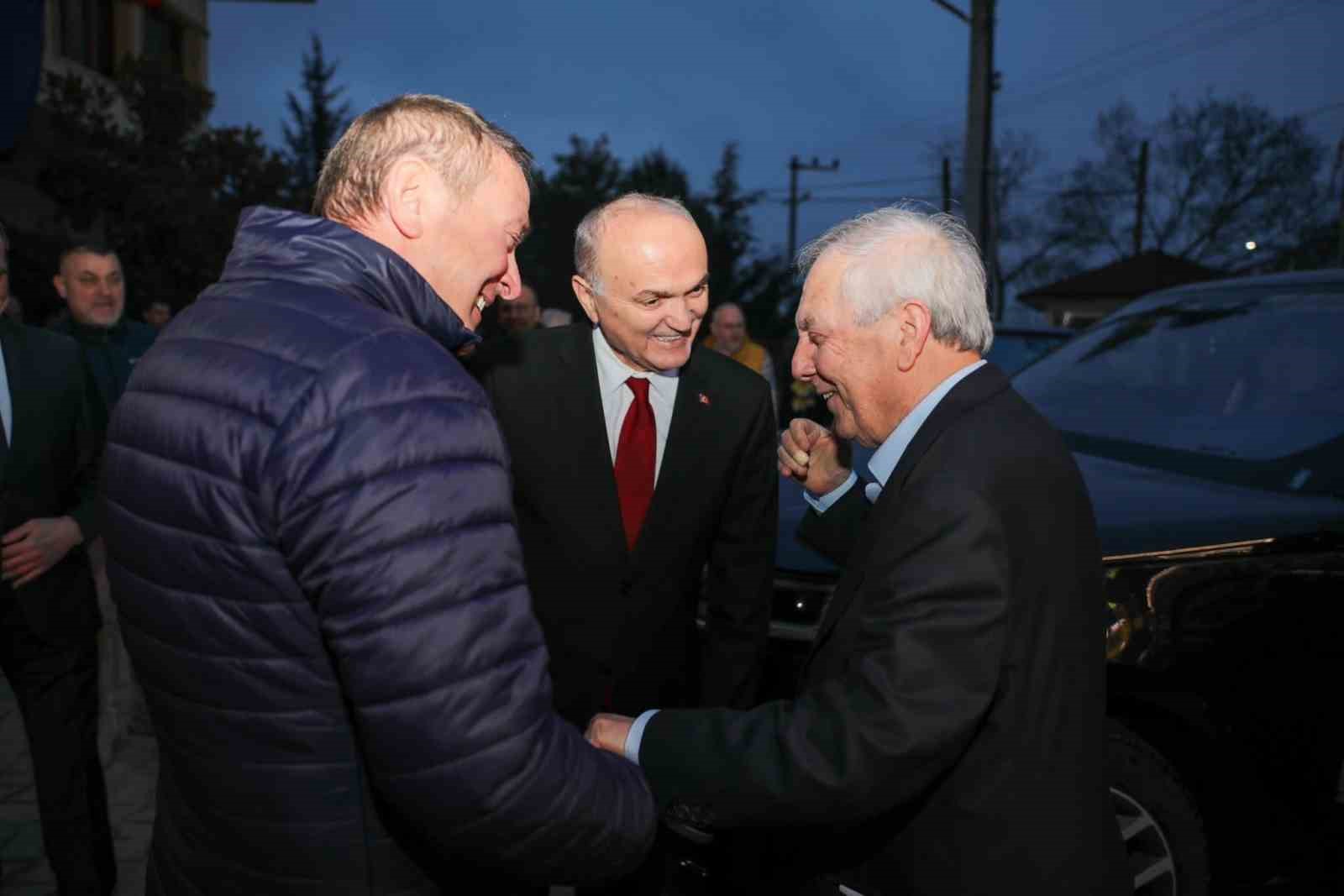 aziz yildirim iftarini duzce fenerbahceliler ile yapti 1 sAK6CLmV