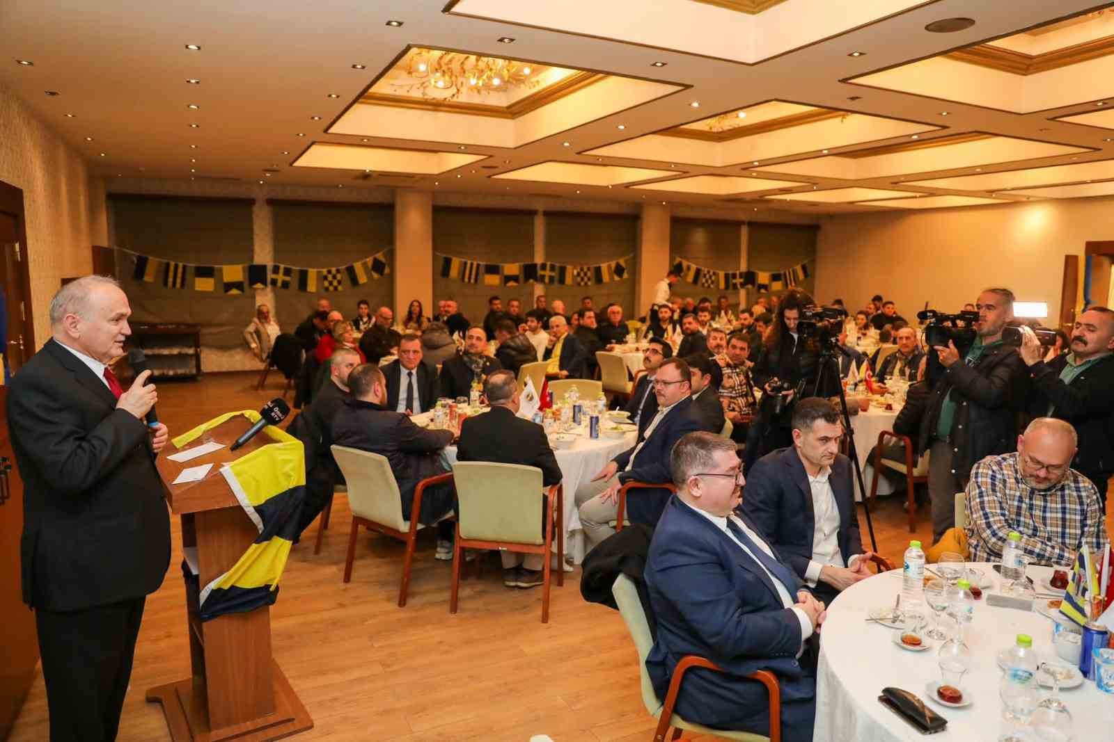 aziz yildirim iftarini duzce fenerbahceliler ile yapti 3