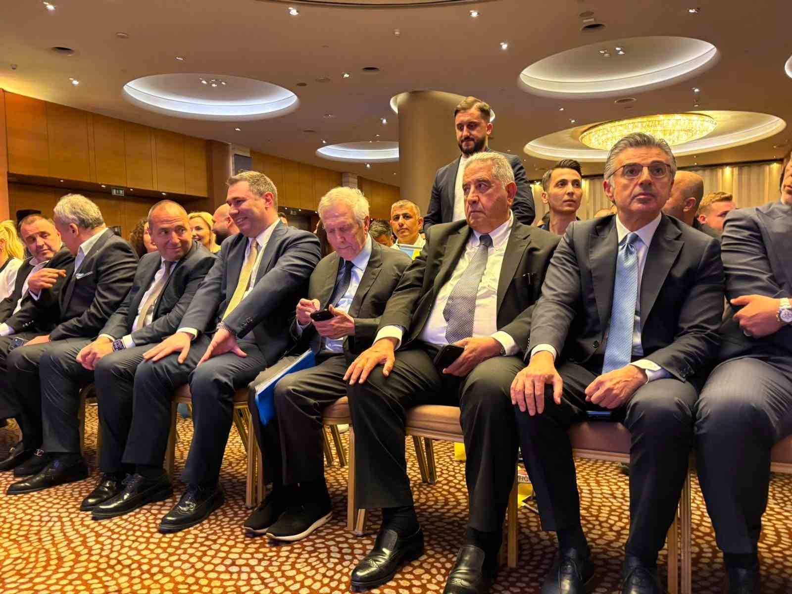 aziz yildirim izmirde kongre uyeleriyle bir araya geldi 2 XrkbcVlV