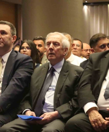 aziz-yildirim-izmirde-kongre-uyeleriyle-bir-araya-geldi-q7G7RhPM.jpg