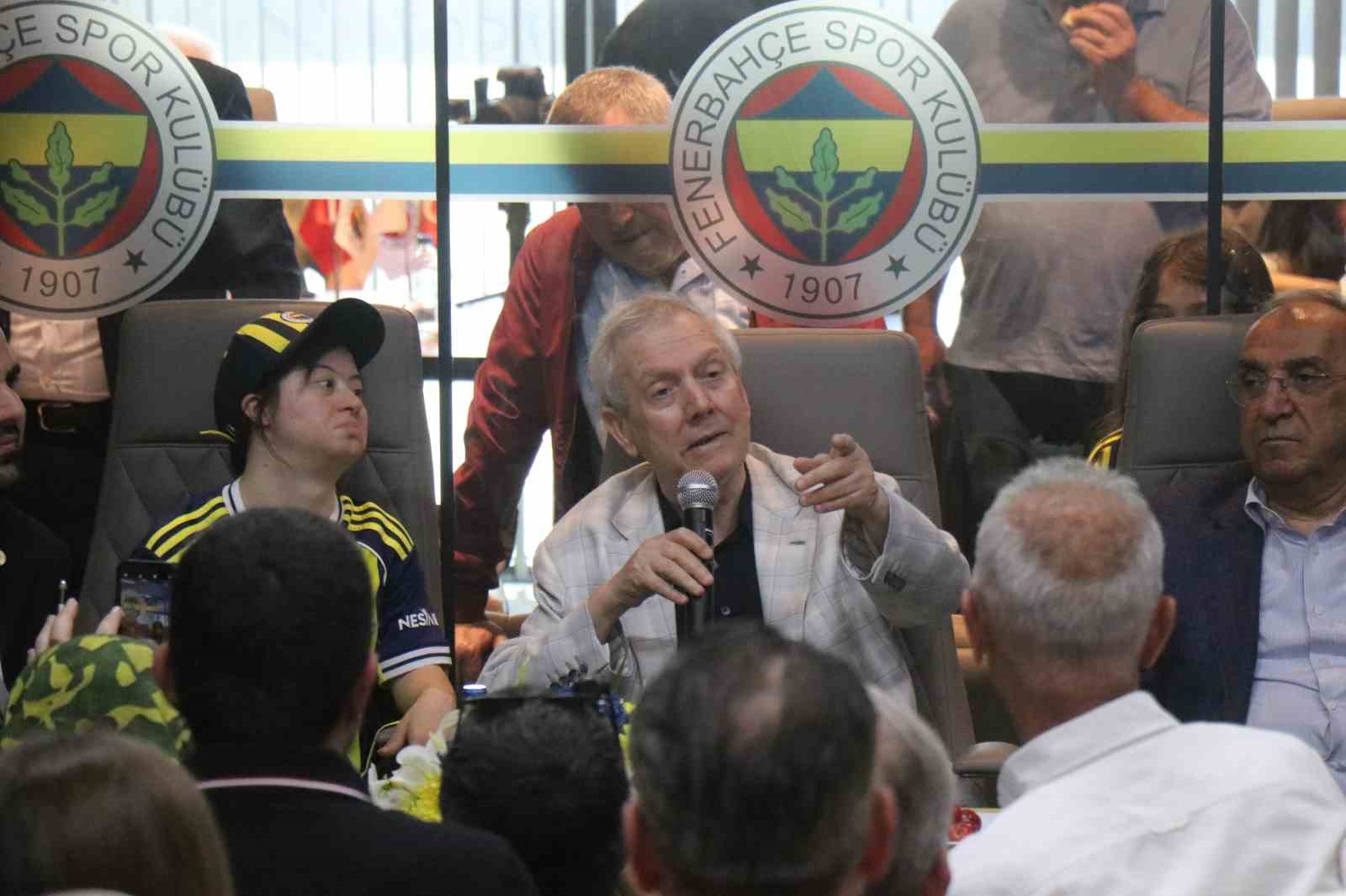 aziz yildirim sakaryada fenerbahceliler ile bulustu 3 Jrer5sZV
