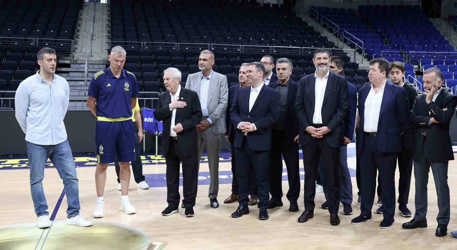 Aziz Yıldırım ve yönetim kurulundan, Fenerbahçe Beko’ya başarı dileği 4 aziz yildirim ve yonetim kurulundan fenerbahce bekoya basari dilegi 0