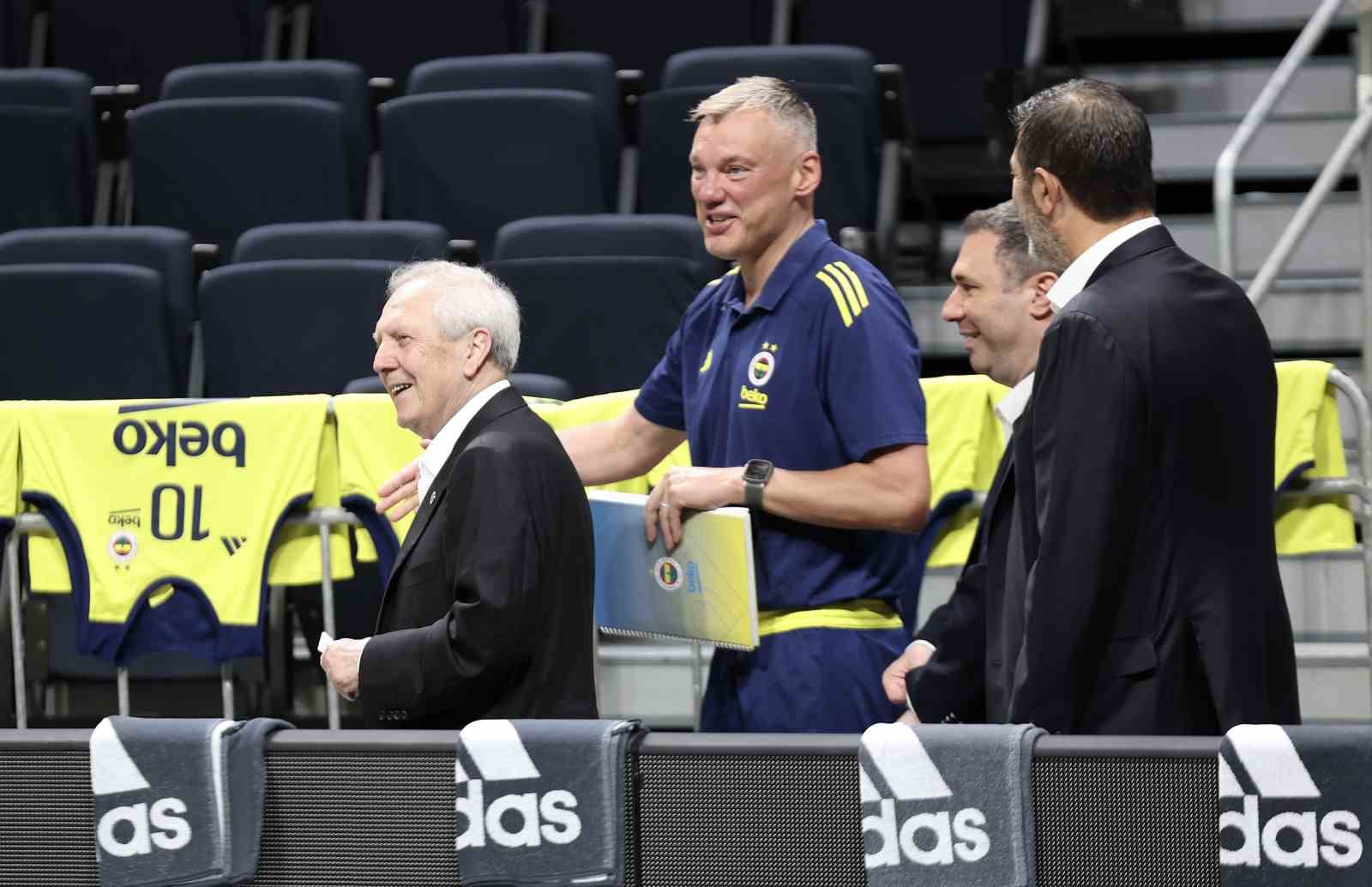 Aziz Yıldırım ve yönetim kurulundan, Fenerbahçe Beko’ya başarı dileği 6 aziz yildirim ve yonetim kurulundan fenerbahce bekoya basari dilegi 2 knYYbl4Z