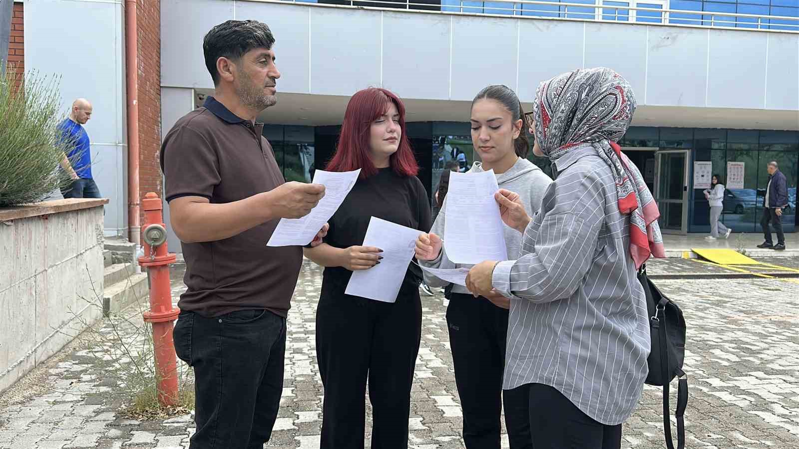 Baba, anne ve 2 kızı sınavda birbirlerine rakip oldu 5 baba anne ve 2 kizi sinavda birbirlerine rakip oldu 1 TuYSSesa