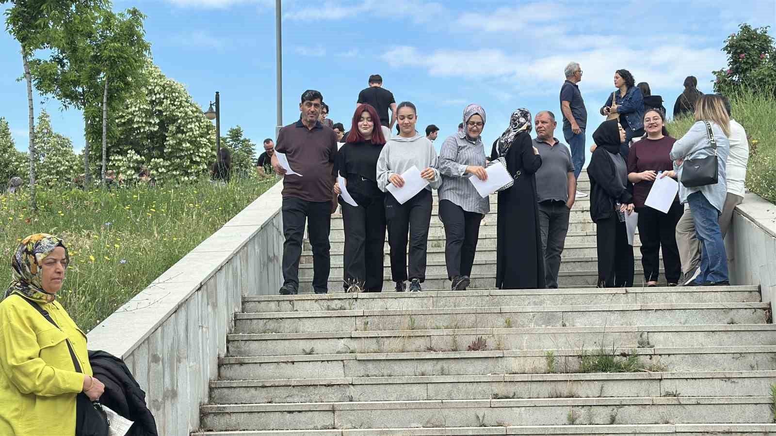 Baba, anne ve 2 kızı sınavda birbirlerine rakip oldu 6 baba anne ve 2 kizi sinavda birbirlerine rakip oldu 2 GnLwsD9z