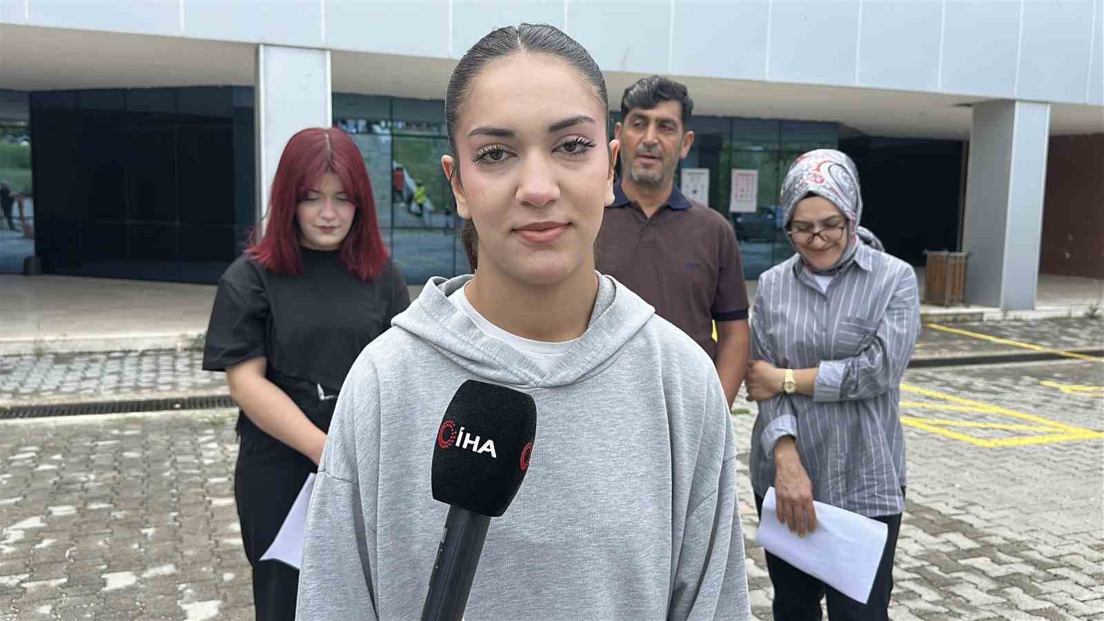 Baba, anne ve 2 kızı sınavda birbirlerine rakip oldu 9 baba anne ve 2 kizi sinavda birbirlerine rakip oldu 5 uyTAiVmD