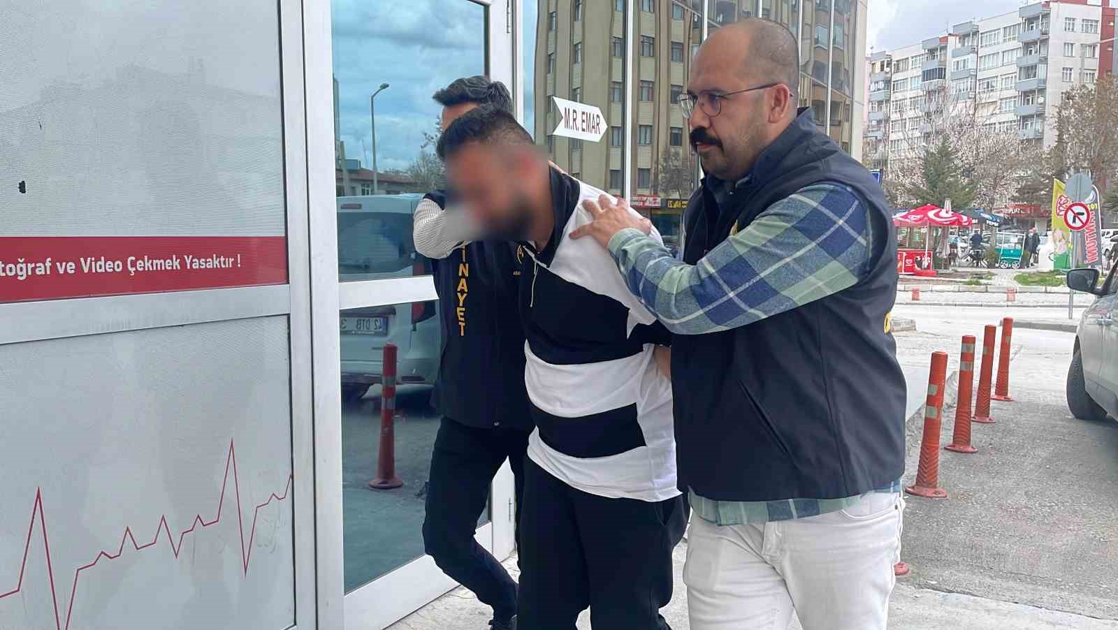 baba katili terminalde bursa polisi tarafindan kiskivrak boyle yakalandi 3 4HyQNm3P