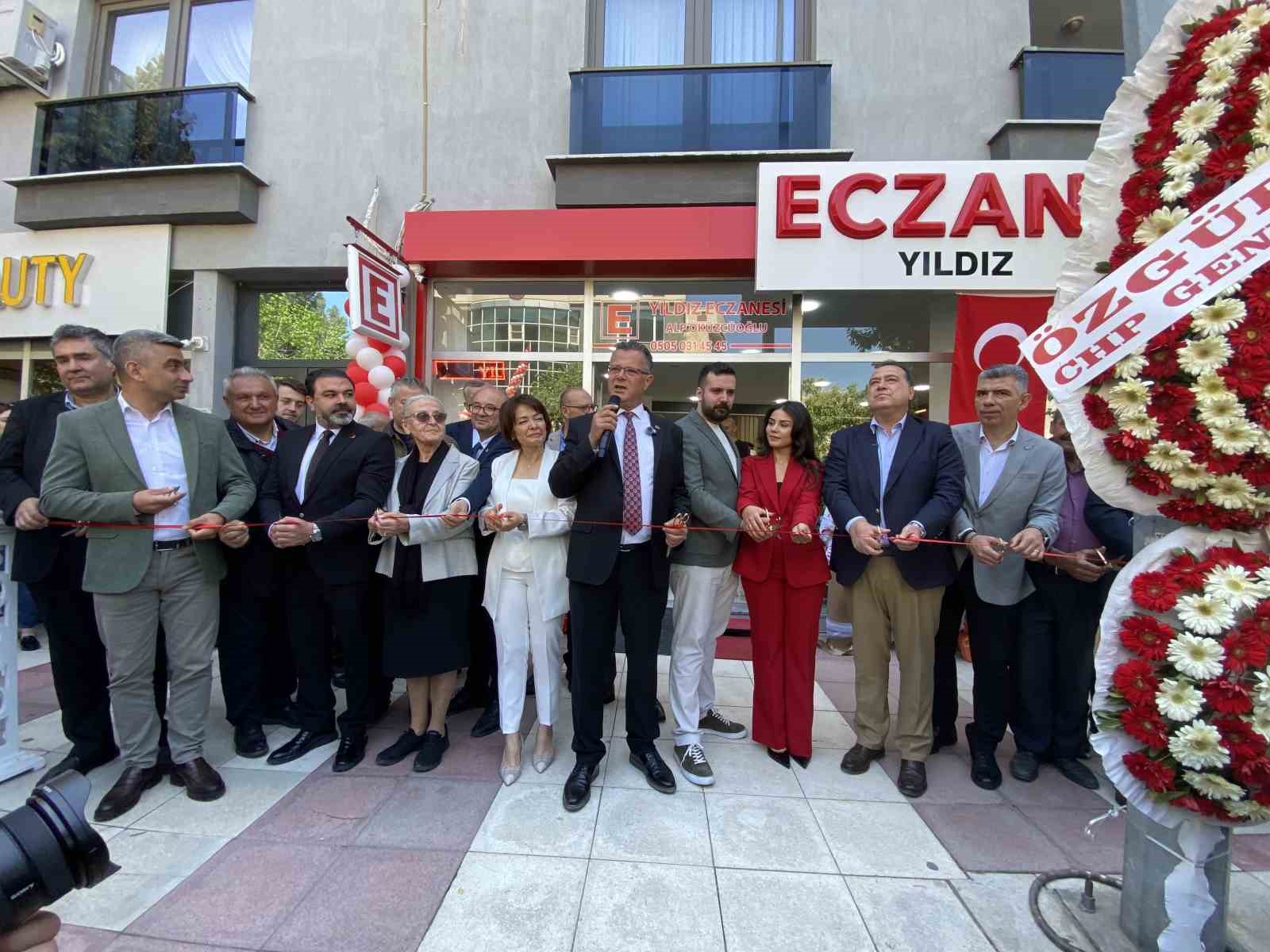 baba ogul acilista gozyaslarini tutamadi 3 9Lu6tRsK