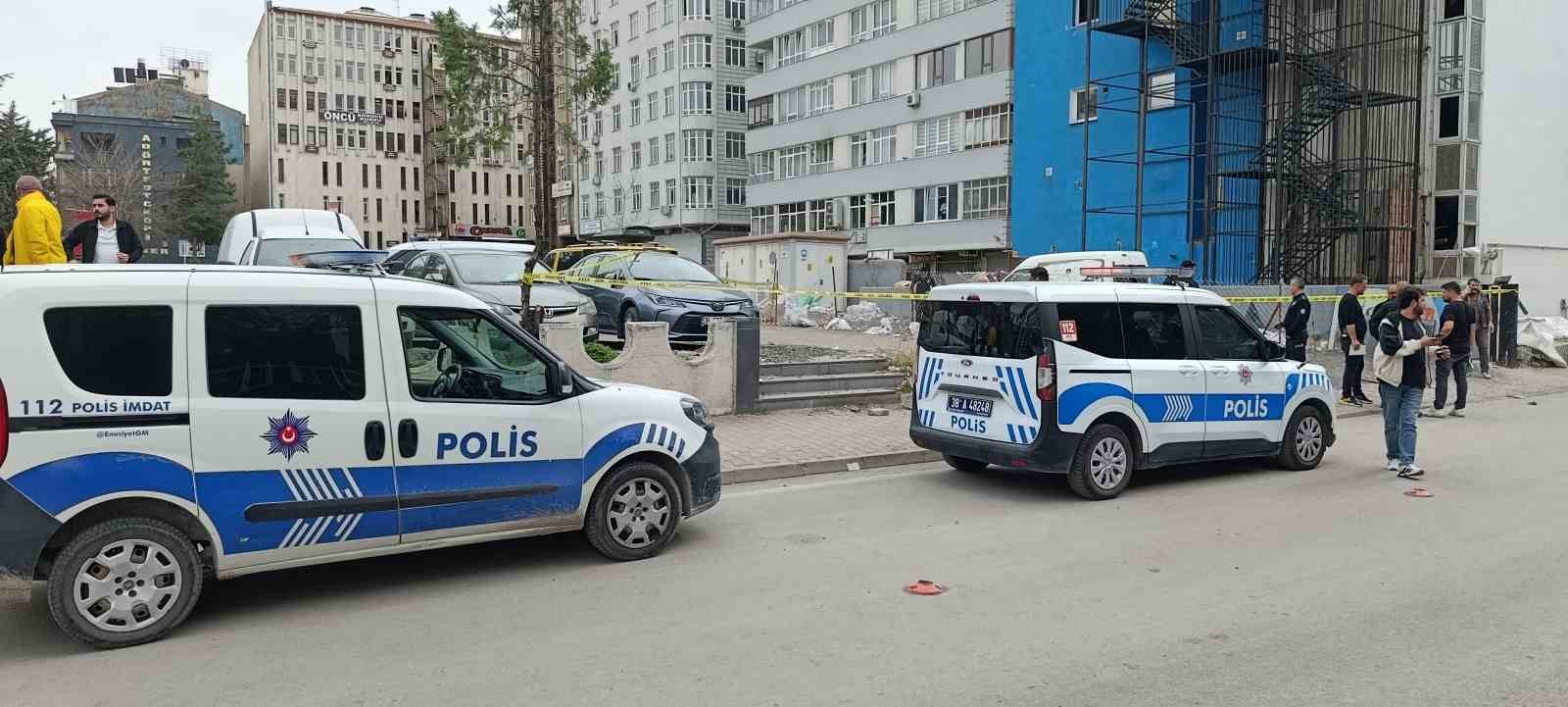 baba ogul insaat iscilerine ates acti 2 yarali 1