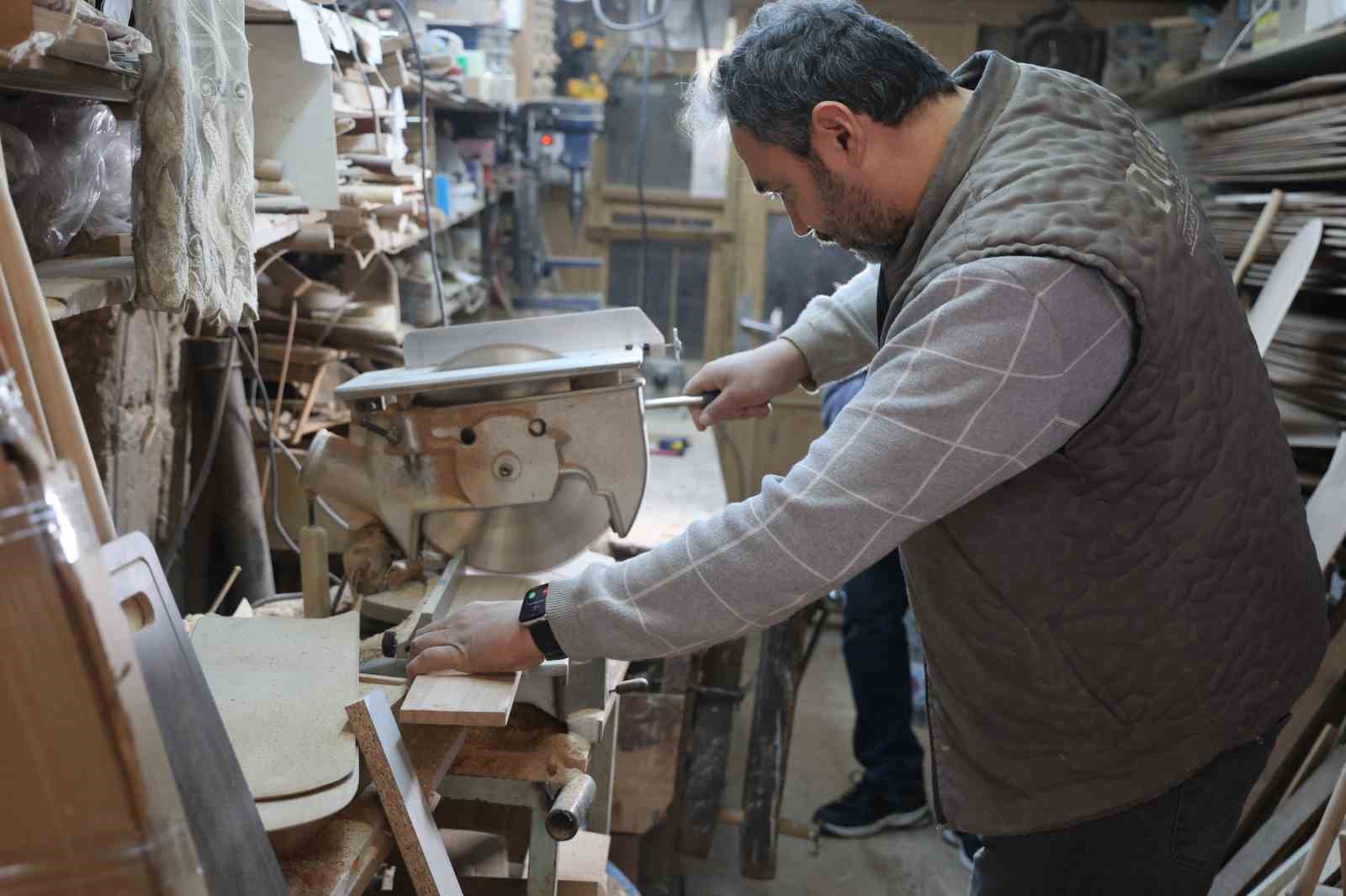 baba ogul plastige karsi ahsap ustaligini yasatmaya devam ediyor 7 JMlfGntI