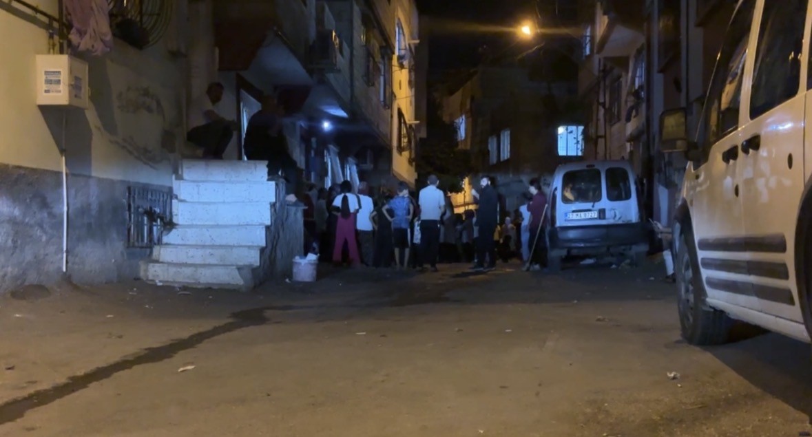 baba tartistigi oglunu bicaklayarak oldurdu 2 Cbi5VGst