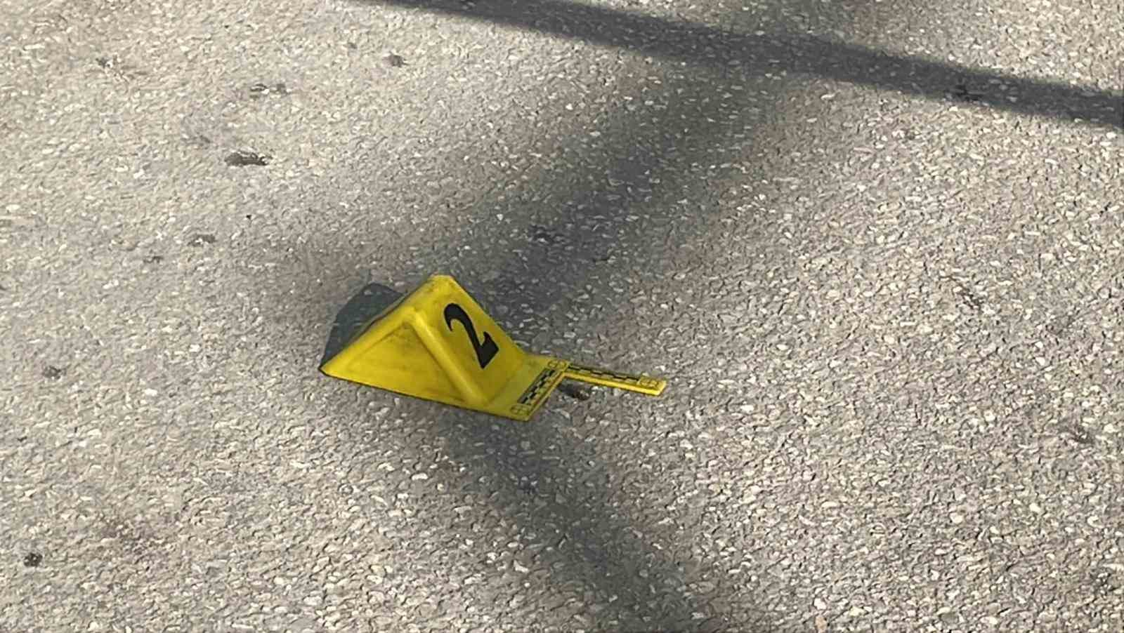 baba ve 3 oglu sokak ortasinda silahla vuruldu yaralilardan 3unun durumu agir 2