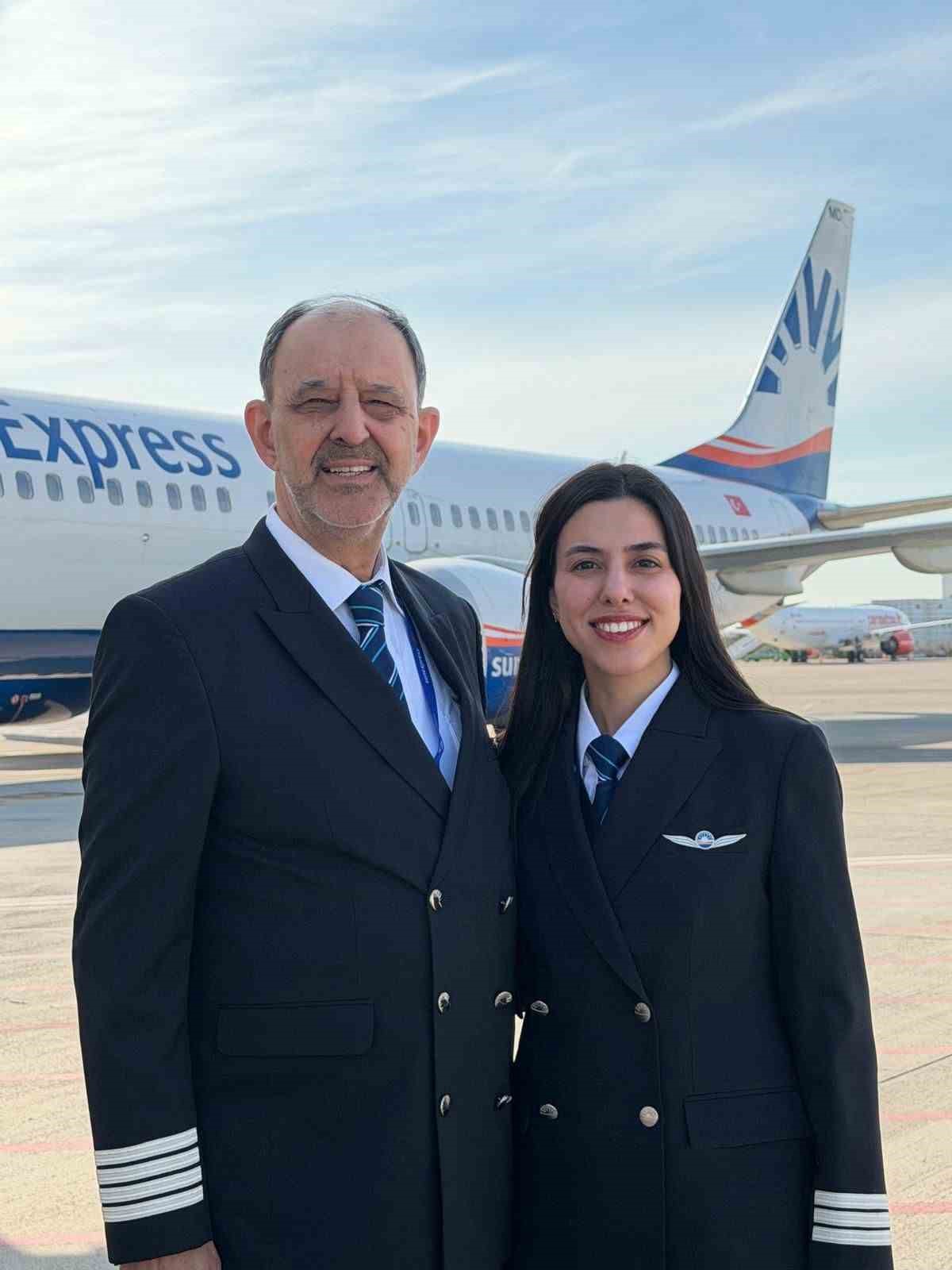Baba ve kız aynı kokpitte: 42 yıllık pilot gökyüzüne kızıyla veda etti 6 baba ve kiz ayni kokpitte 42 yillik pilot gokyuzune kiziyla veda etti 2 HRbGJpvS