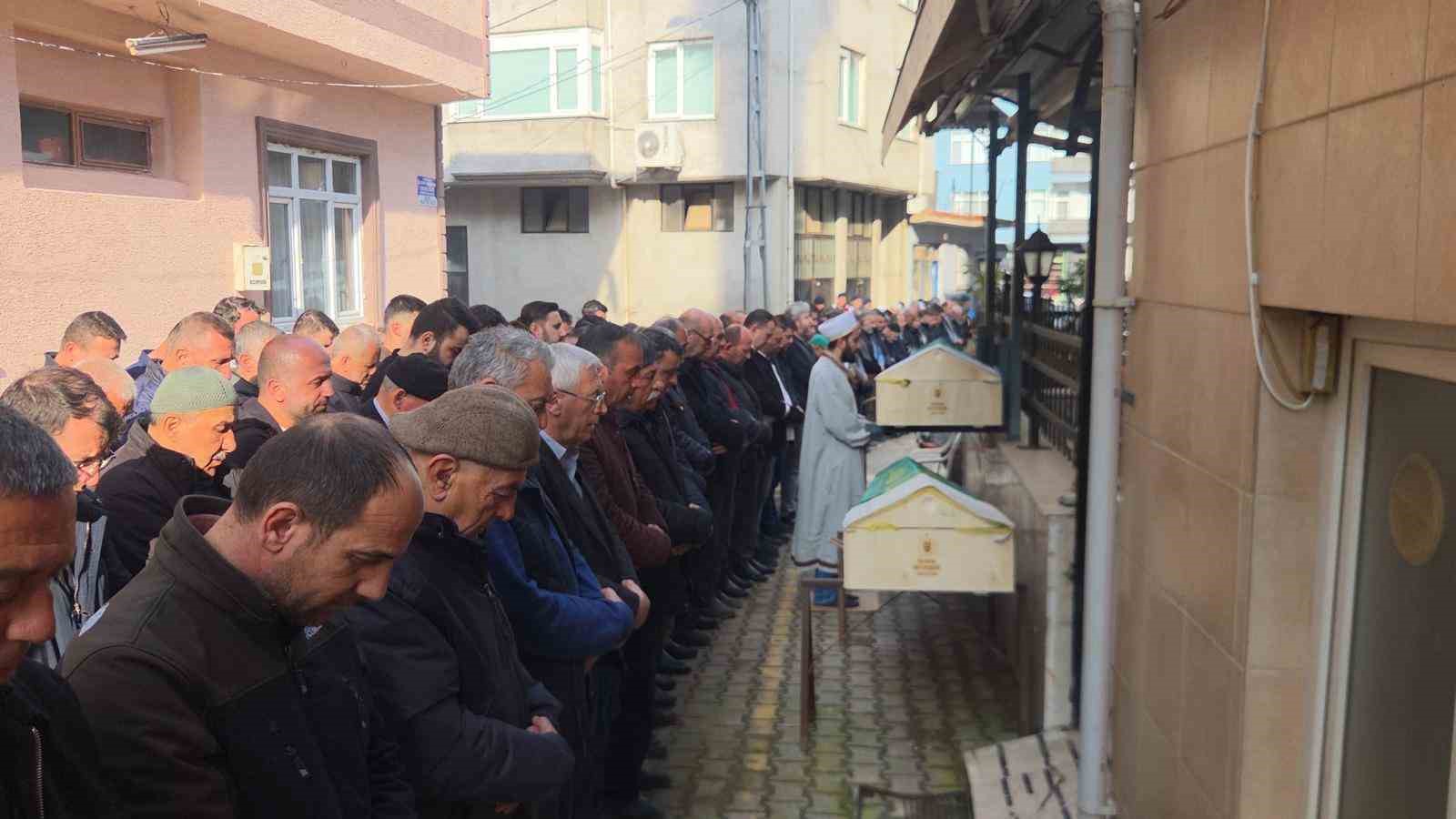 baba ve oglu son yolculuguna ugurlandi 4 al7BJhIp