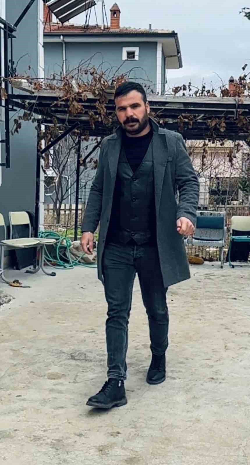 baba ve oglunu olduren sanik cocugu gorseydim babasini da vurmazdim 3 MV6Gq8Hr