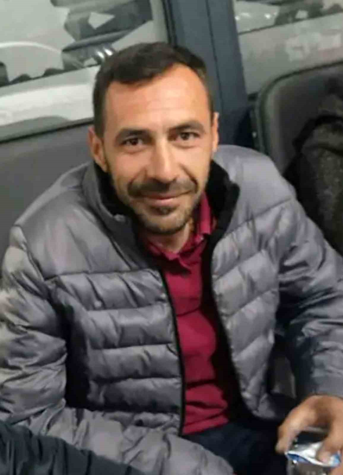 baba ve oglunun bicakla saldirdigi galerici oldu 2 5qSUWsYV