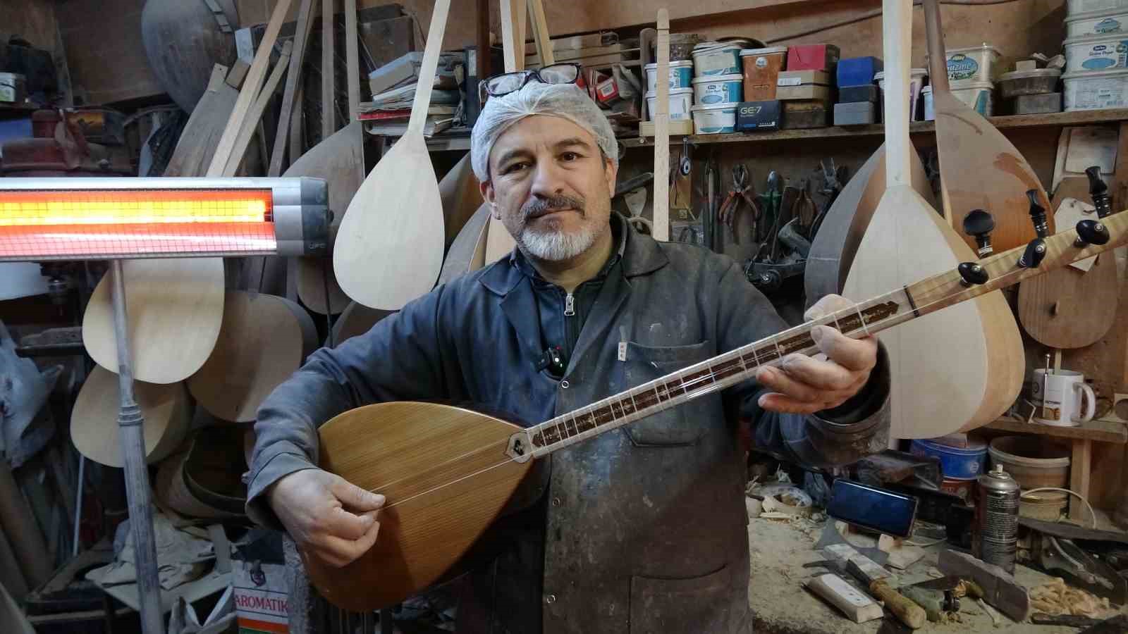 baba yadigari atolyede 35 yildir baglama uretiyor 5 D1WbiVw3