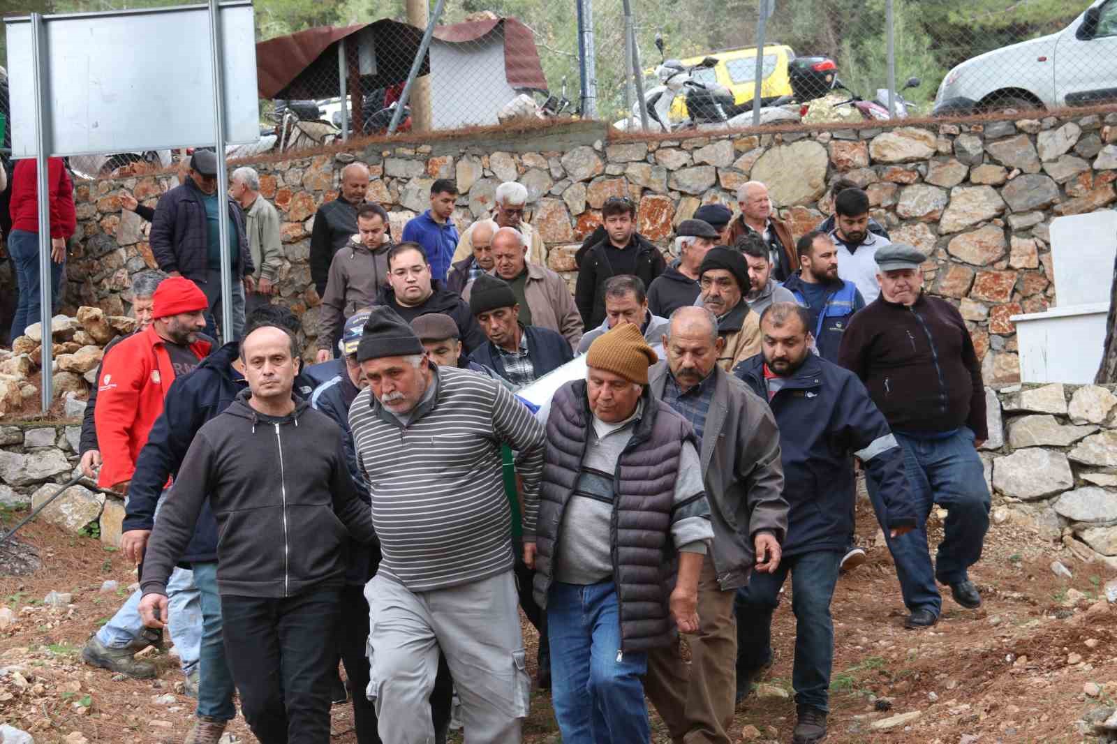 babaanne ve 3 yasindaki torunu topraga verildi 1 QYtjZBkg