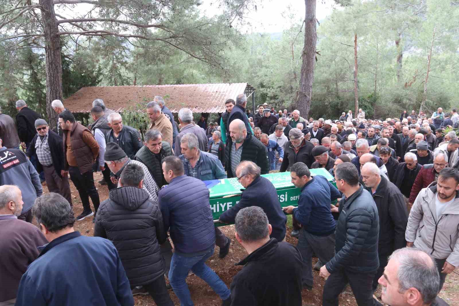 babaanne ve 3 yasindaki torunu topraga verildi 5 1YjD45Xc