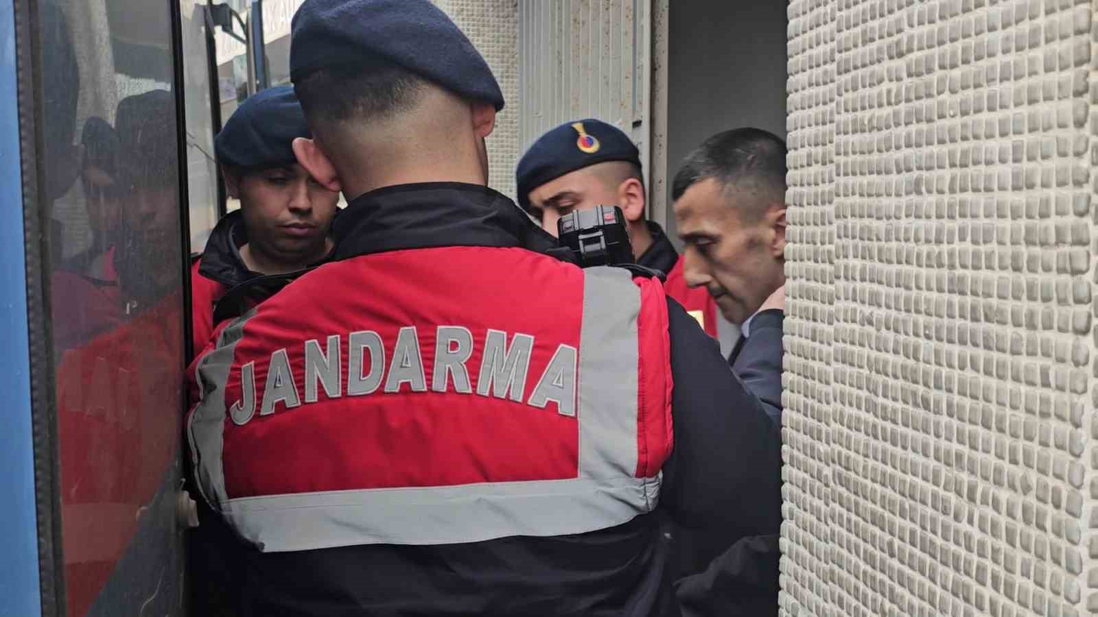 babaanne ve iki torununun oldugu cinayetin sanigi mahkemede kendini savundu 2 zTacv5ED