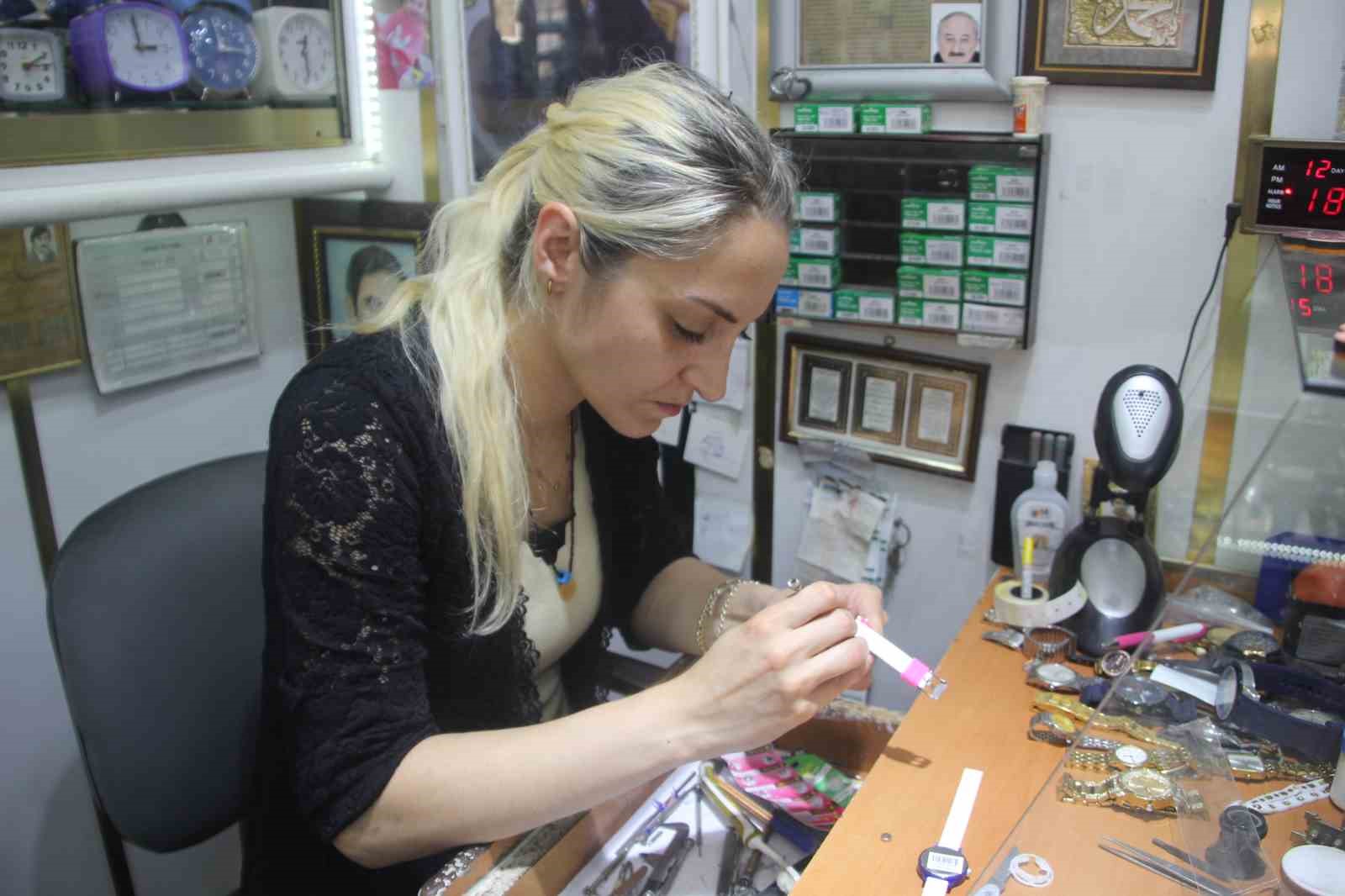 babadan ogula 3 kusaktir suren saatciligin 4uncu kusak kadin temsilcisi 1 DTapSYmM